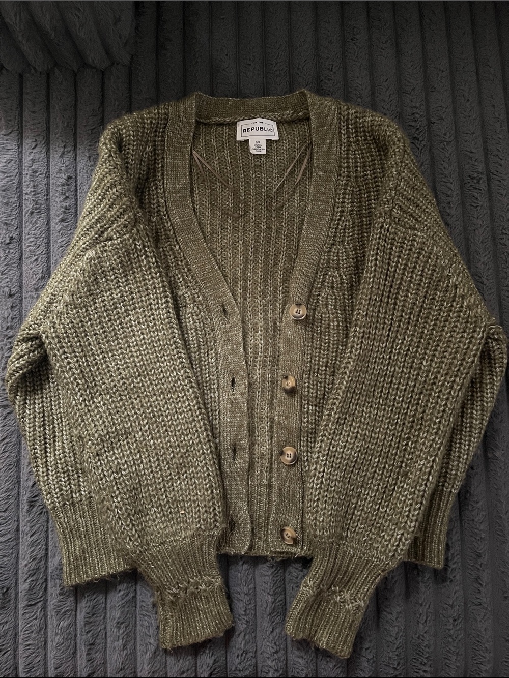 Chunky Knit Button-Up Cardigan Sweater 🍃